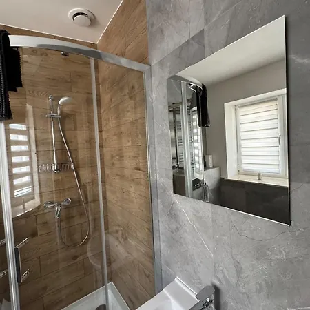 Cozy Praga Pge Stadion * Varşova